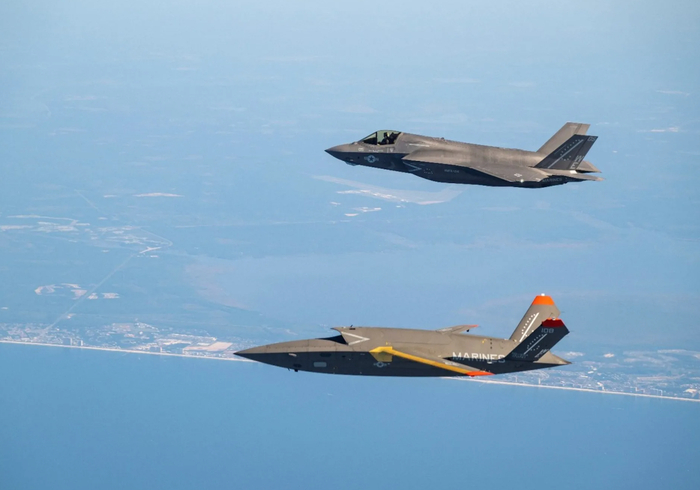 ������ XQ-58 ���������