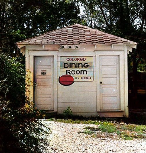 Маленькая «цветная столовая» показывает, что афроамериканцам предоставлялись худшие условия, чем белым американцам
