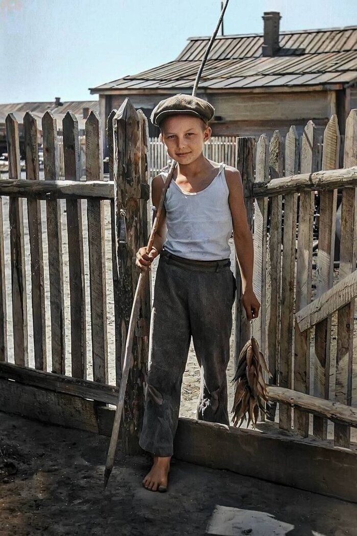 «Не зря на реку ходил!». СССР, 1957 год. Фотограф: Маслов Александр