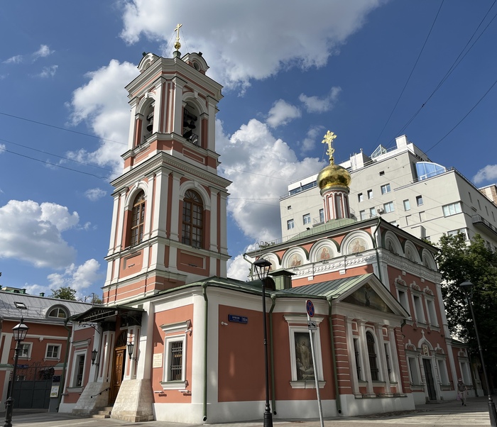 Храм Воскресения Словущего на Успенском Вражке