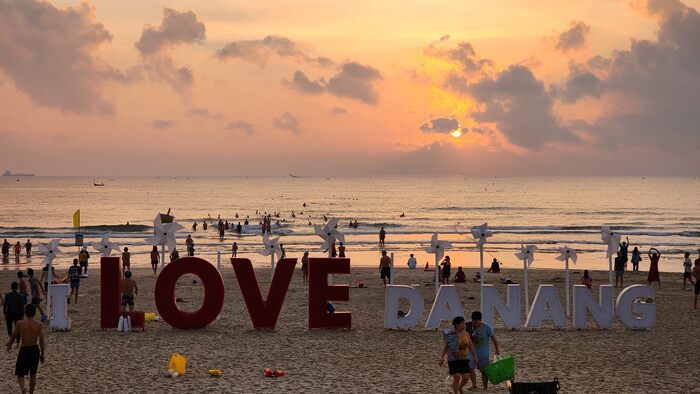 Рассвет в Дананге, Вьетнам. Время 5:55 утра.