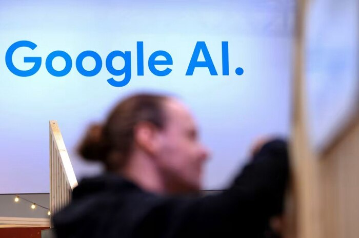   -:   digital- , , ChatGPT, Openai, Google