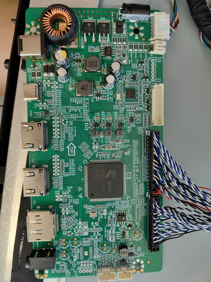 Материнская плата спереди