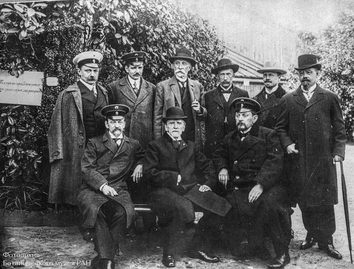     100-    ..  ( .. , , 1973 .) 1913 .   : .. , ..   , .. .