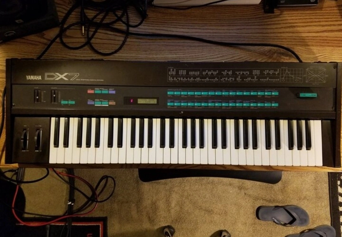  Yamaha DX7, 1983 .