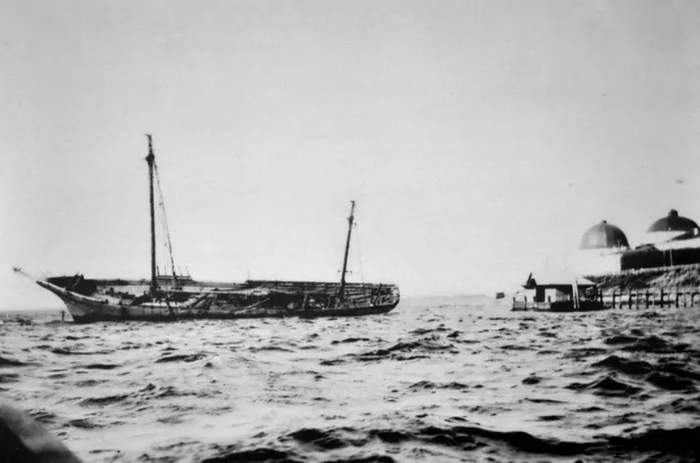 «Св. Фока» у Соборной пристани, Архангельск