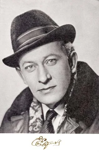 «Тогда уходи на пенсию!»: как Евстигнеев пережил удар Ефремова и обрёл свое счастье с молоденькой студенткой... Биография, Советские актеры, Фото со съемок, Знаменитости, Актеры и актрисы, Фильмы, 20 век, Семья, Любовь, Советское кино, Театр, Экранизация, Евгений Евстигнеев, Предательство, Негатив, Прощание, Telegram (ссылка), Длиннопост, Фотография, Фильмы 80-х