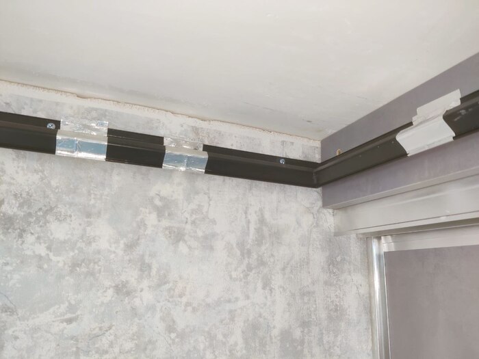 стыки, которые должны соединяться специальными штифтами