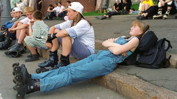 Интересные фотографии 90 -х (часть 116) 90-е, Детство 90-х, Фотография, Ностальгия, Эпоха, Знаменитости, Борис Ельцин, Дмитрий Нагиев, Майкл Джексон, Егор Летов, Певица Валерия, Монстры рока, Довгань, Вырезки из газет и журналов, Александр Невский (актер), Длиннопост