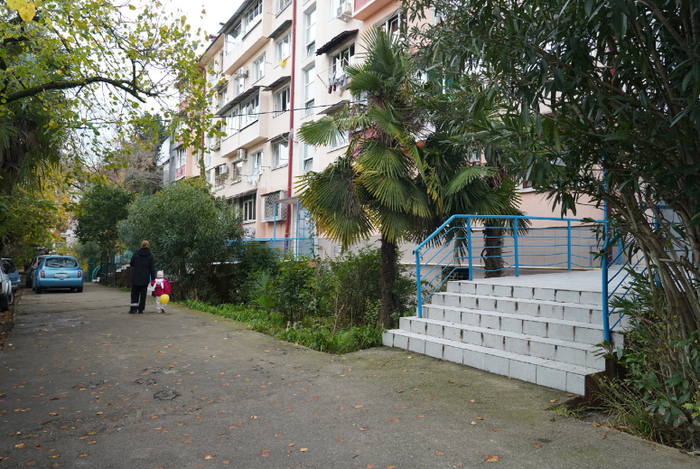 Тот самый дом Горбунковых много лет спустя. Реальный адрес: г. Сочи, ул. Донская, д. 92.