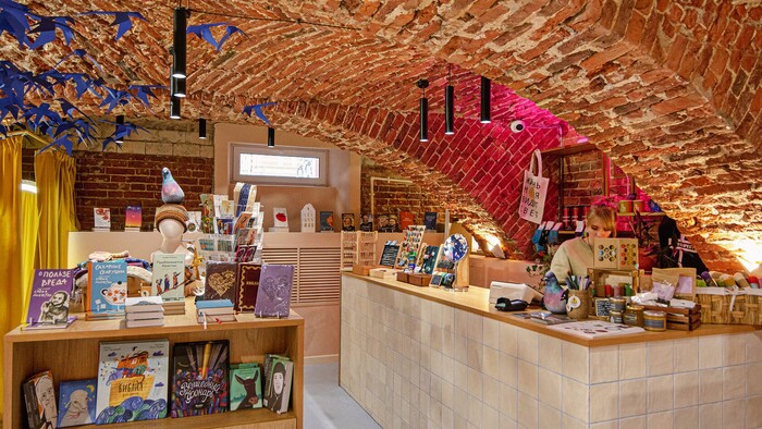 В стенах Анненкирхе