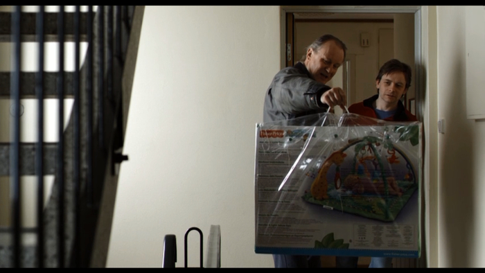 покупает манеж