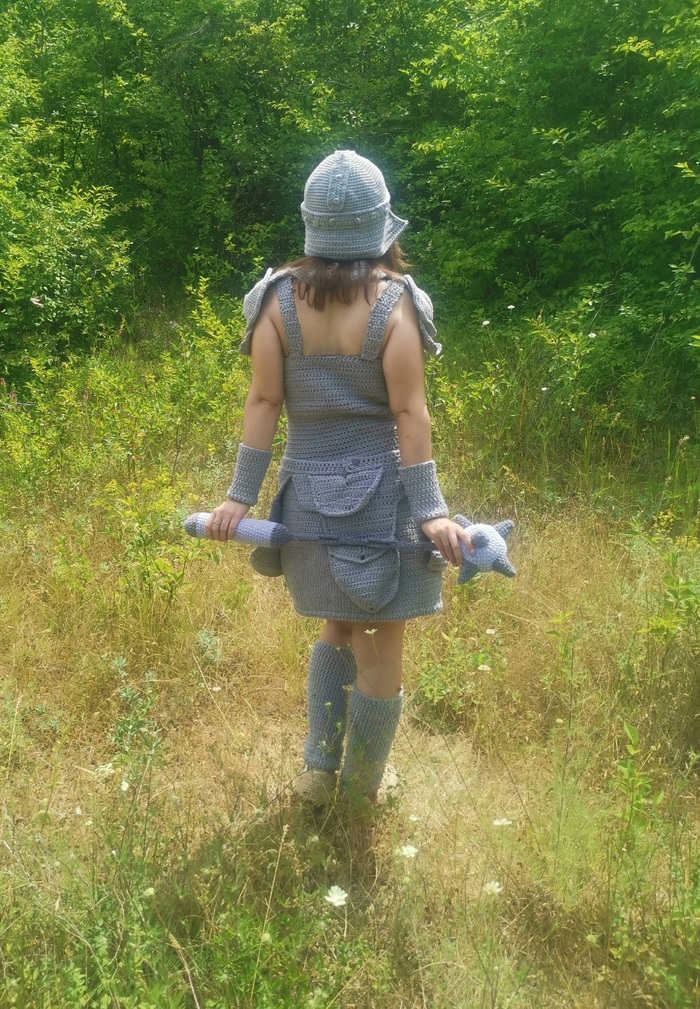 И плюшевая булава в комплект