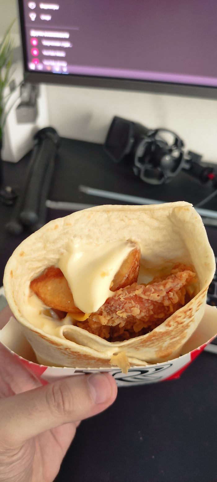 внутри не шибко богато