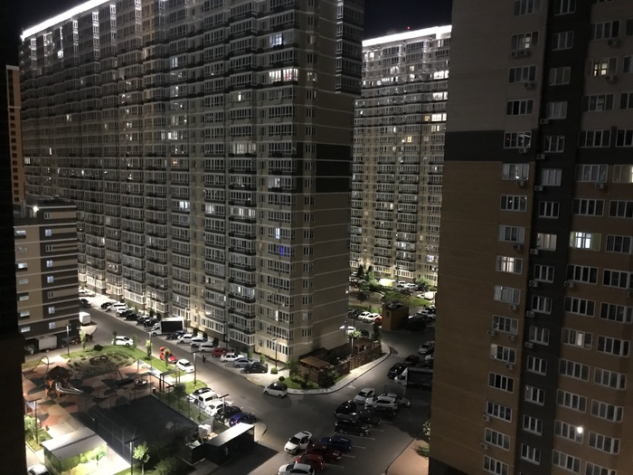 Краснодар - вторая ночёвка. Вид с балкона