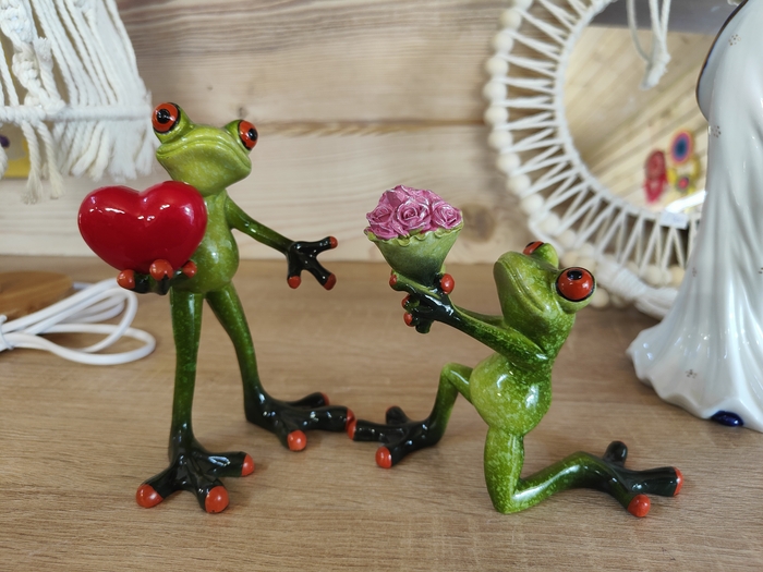 "Женщинам - цветы, чювакам - среду. Смотри не перепутай, Кутузов!"