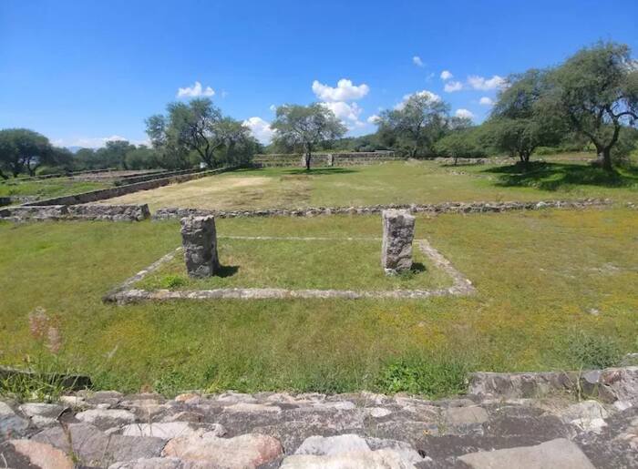 "Восток и Запад"