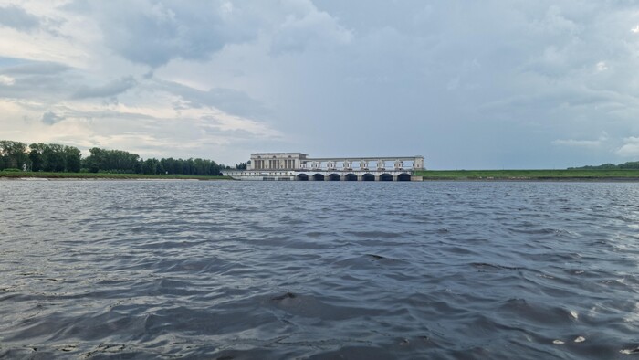 Забавный факт об Угличе: от Кремля до ГЭС — рукой подать.