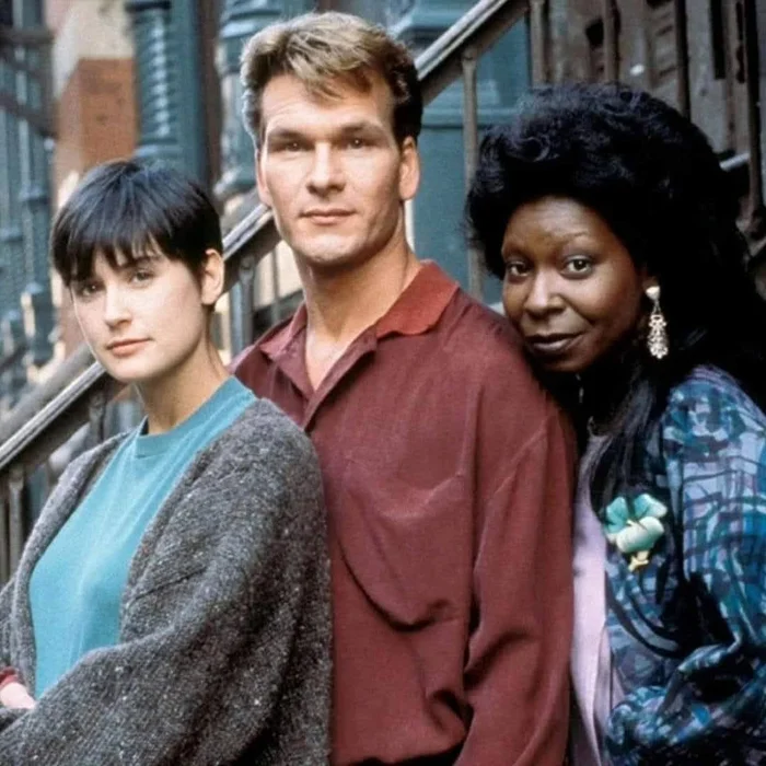 «Привидение» – один из самых красивых и трогательных фильмов о любви, которая оказалась сильнее самой смерти Патрик суэйзи, Вупи голдберг, Фильмы, Длиннопост, Фото со съемок, Деми Мур «Привидение» – один из самых красивых и трогательных фильмов о любви, которая оказалась сильнее самой смерти Патрик суэйзи, Вупи голдберг, Фильмы, Длиннопост, Фото со съемок, Деми Мур