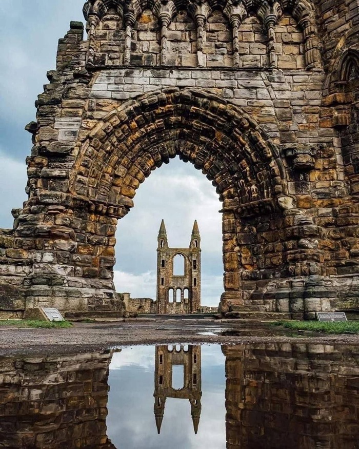  , 