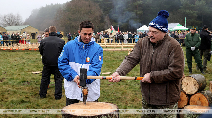 <!--noindex--><a href="https://pikabu.ru/story/putin_razreshil_belorusam_uchastvovat_v_rossiyskikh_vyiborakh_12993646?u=https%3A%2F%2Fbelta.by%2Fpresident%2Fview%2Flukashenko-priehal-na-chempionat-po-kolke-drov-sredi-zhurnalistov-533575-2022%2F&t=https%3A%2F%2Fbelta.by%2Fpresident%2Fview%2Flukashenko-priehal-na-chempi...&h=573e8252c8a0e60134ee3f73e1140f93ab07e3fc" title="https://belta.by/president/view/lukashenko-priehal-na-chempionat-po-kolke-drov-sredi-zhurnalistov-53..." target="_blank" rel="nofollow noopener">https://belta.by/president/view/lukashenko-priehal-na-chempi...</a><!--/noindex-->