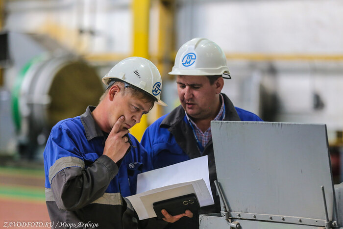 Из серии «Именно они делают Россию великой» - снято мной на заводе ПАО «Тюменские моторостроители»