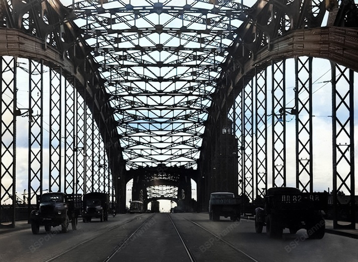 Автор: И. А. Наровлянский