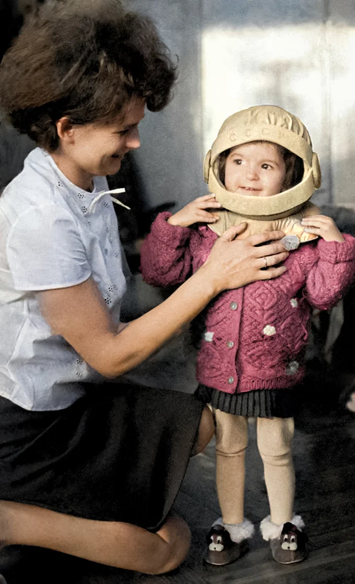 Подборка простых и потрясающих фотографий эпохи СССР. 20 раскрашенных фотографий. Часть 28 20 век, Старое фото, Фотография, СССР, Сделано в СССР, Детство в СССР, 60-е, 70-е, 80-е, 50-е, 40-е, Колоризация, Длиннопост