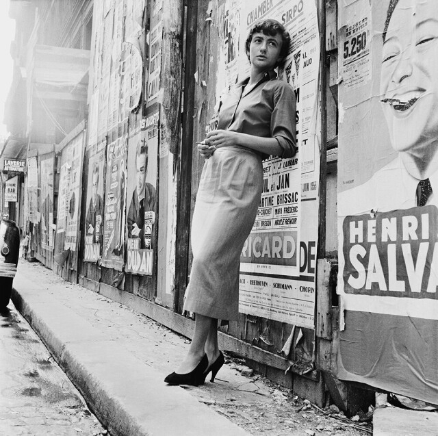 Франсуаза Саган в Париже, 1955. Фотограф Берт Харди
