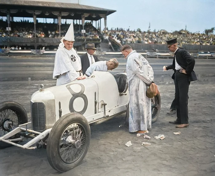 Подборка фотографий из прошлого, которые заставляют удивиться. 20 раскрашенных фотографий из ХХ века. Часть 21 Старое фото, Фотография, 20 век, Колоризация, Длиннопост