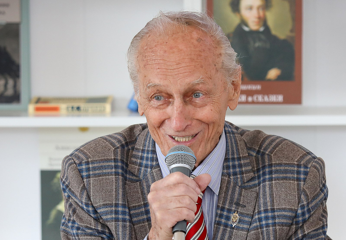 Михаил Ножкин на книжном фестивале в 2019 году. Источник фото: Svklimkin, CC BY-SA 4.0 , via Wikimedia Commons