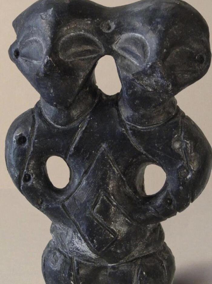      , , , .    (5400-4500 .  ..)