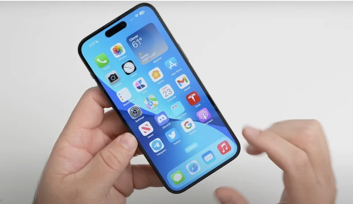      iPhone    ? iPhone, Apple, 