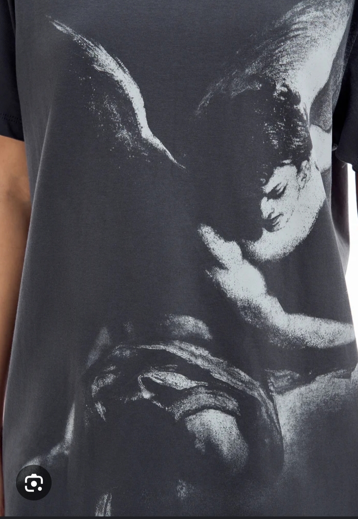 Здравствуйте, помогите найти Оригинал пожалуйста. Кто изображн? Это рисунок? Может это скульптура?