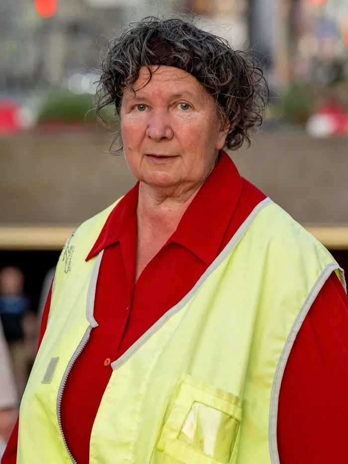 Дворнику Ирине Михайловне из Петербурга собрали 1 млн рублей Россия, Доброта, Милота, Хорошие новости, Длиннопост, Видео, Вертикальное видео