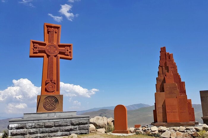 <!--noindex--><a href="https://pikabu.ru/story/put_k_svyatomu_ovanesu_13147300?u=https%3A%2F%2Fhyurservice.com%2Fru%2Fattractions-activities-armenia%2Fhovhannes-chapel-hartagyugh-ghaltakhchi&t=https%3A%2F%2Fhyurservice.com%2Fru%2Fattractions-activities-armenia%2Fho...&h=2861a61c847f770ee1704fb27e20ef946357d9c1" title="https://hyurservice.com/ru/attractions-activities-armenia/hovhannes-chapel-hartagyugh-ghaltakhchi" target="_blank" rel="nofollow noopener">https://hyurservice.com/ru/attractions-activities-armenia/ho...</a><!--/noindex-->