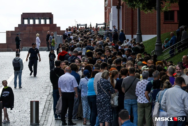     2025 .      ,    ,    .