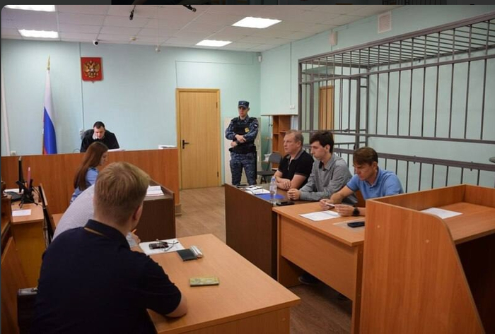 В Саратове судят студента, который сломал другу руку во время армрестлинга. Его могут приговорить к 8 годам заключения Уголовное дело, Беспредел, Закон, Россия, Негатив, Повтор