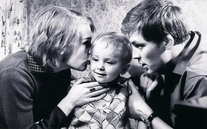 Супруги со старшим сыном Алексеем