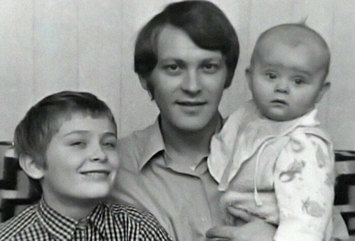 С сыновьями Алексеем и Олегом