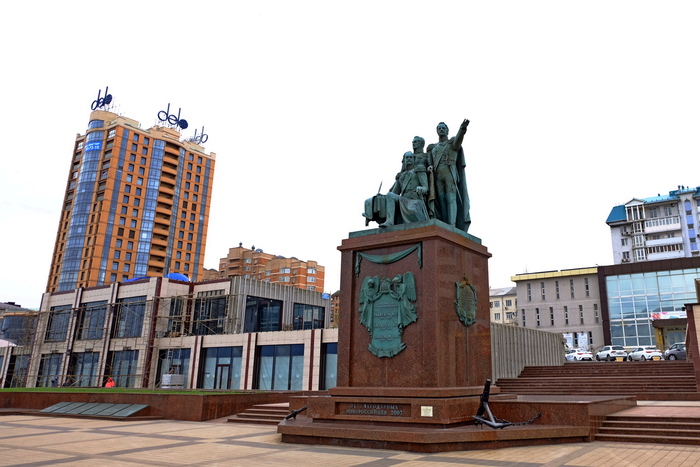 Памятник русским морякам - флотоводцам