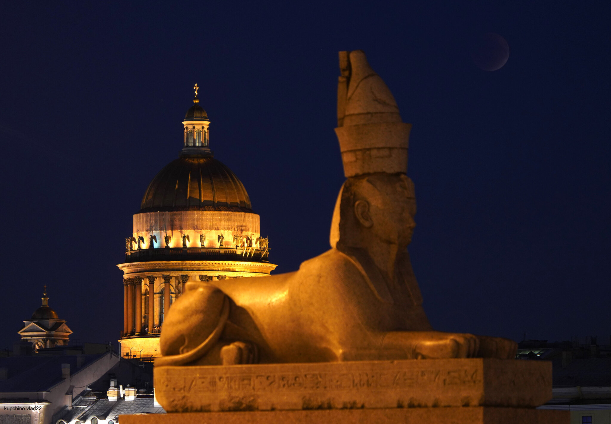 Lunar eclipse September 7, 2025. Petersburg - My, The photo, Saint Petersburg, moon, Moon eclipse, Longpost