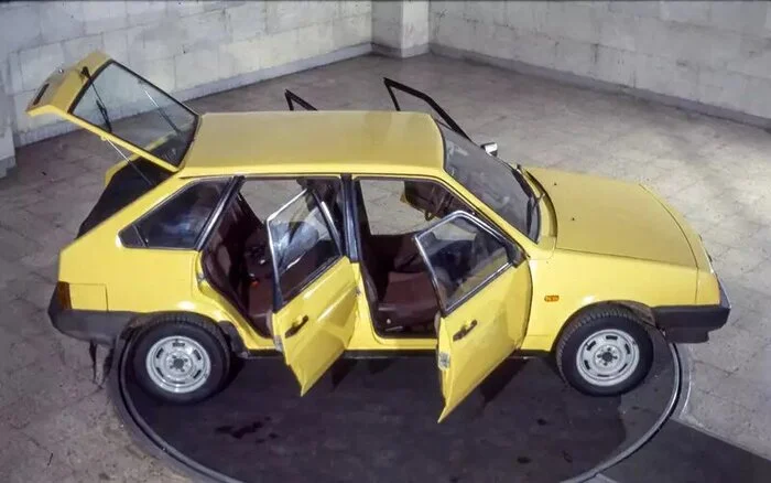 «Неправильный автомобиль»: за что нашу «девятку» полюбили во всем мире История автомобилей, Хочу все знать, 20 век, Ваз-2109, АвтоВАЗ, Познавательно, СССР, Отечественный автопром, Сделано в СССР, Яндекс Дзен (ссылка), Длиннопост, Модификации, Авто, Ваз-2108, Особенности, Развитие, Lada Samara «Неправильный автомобиль»: за что нашу «девятку» полюбили во всем мире История автомобилей, Хочу все знать, 20 век, Ваз-2109, АвтоВАЗ, Познавательно, СССР, Отечественный автопром, Сделано в СССР, Яндекс Дзен (ссылка), Длиннопост, Модификации, Авто, Ваз-2108, Особенности, Развитие, Lada Samara