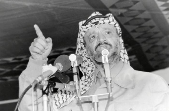       -, , 3  1980 .  Sondeep Shankar.