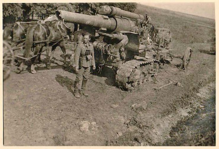 Захваченная немцами поврежденная Б-4