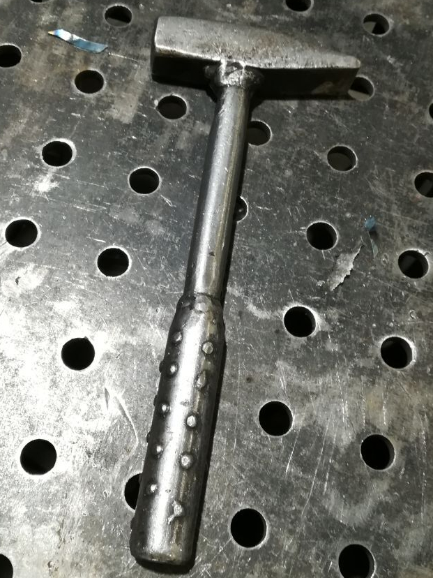 Молоток с пупырышками