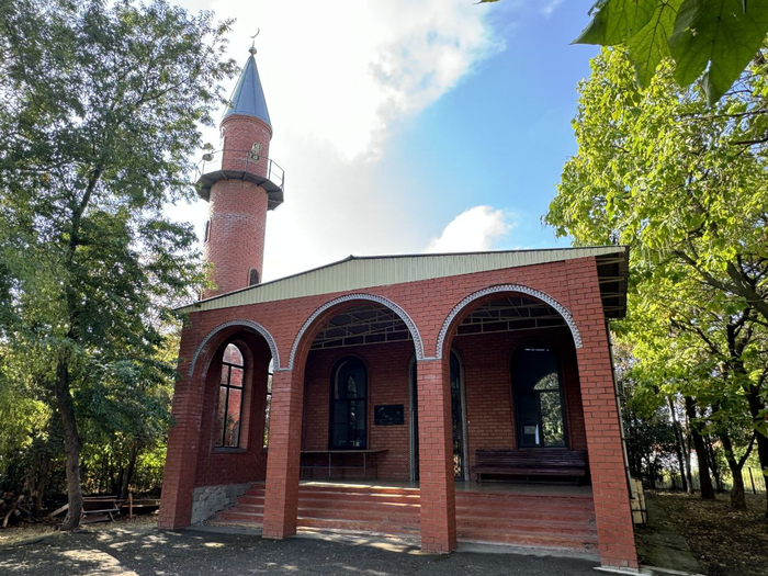           // <!--noindex--><a href="https://pikabu.ru/story/prokremlevskiy_informatsionnyiy_puzyir_mefodiya__1401040_13189838?u=https%3A%2F%2Fdumraikk.ru%2Fnasha-sila-v-edinstve-ne-poddavajtes-na-provokacii%2F&t=https%3A%2F%2Fdumraikk.ru%2Fnasha-sila-v-edinstve-ne-poddavajtes-na-...&h=7a58b4d627e56c84b54f344a18bc290ab2dcffe1" title="https://dumraikk.ru/nasha-sila-v-edinstve-ne-poddavajtes-na-provokacii/" target="_blank" rel="nofollow noopener">https://dumraikk.ru/nasha-sila-v-edinstve-ne-poddavajtes-na-...</a><!--/noindex-->