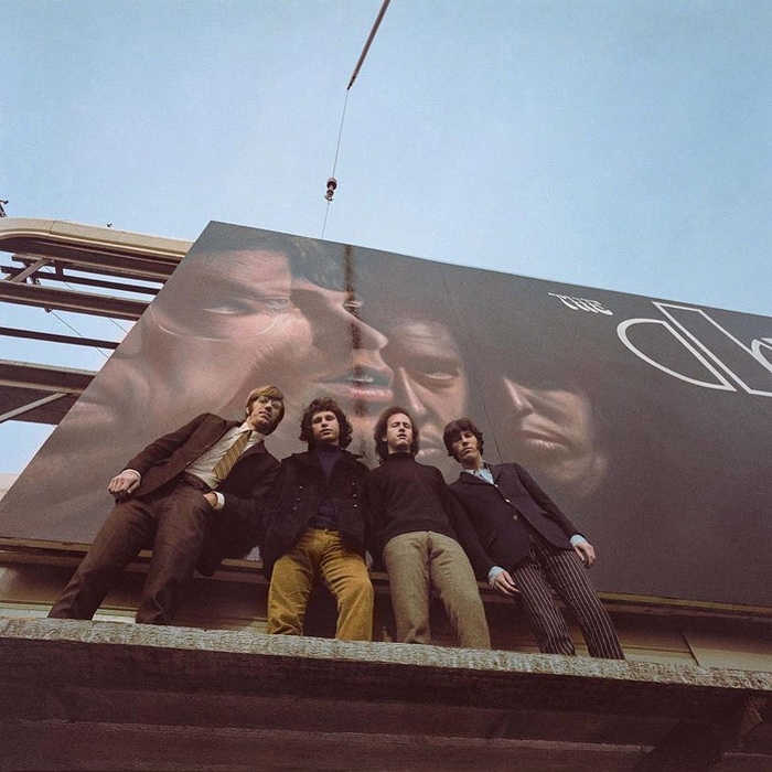 The Doors у биллборда на Сансет-стрип. Лос-Анджелес, 1967.