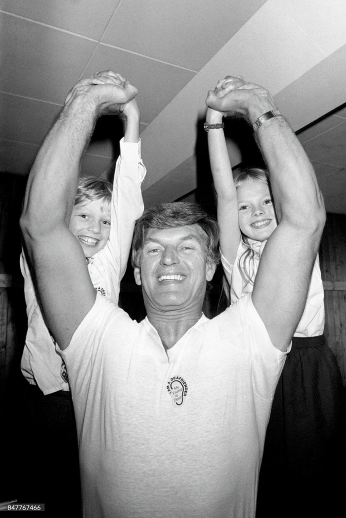   ,       ,     ,      . , 10  1980 .