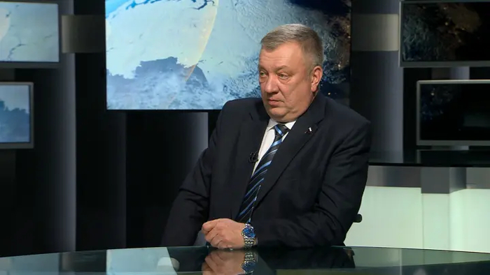 Кто кого передумает? Генерал Гурулёв поспорил с Рогозиным по поводу СВО: "Надо просто сесть и подумать"